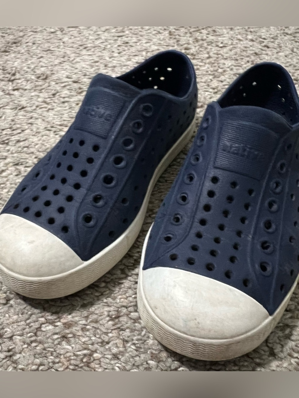 NATIVE Jefferson Slip-On Sneakers in Navy and White Size 11